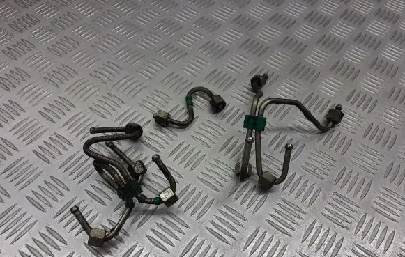 Nissan Note (E11) Fuel line pipe