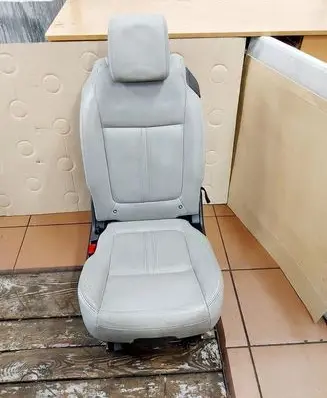 Peugeot 5008 Second row seats 