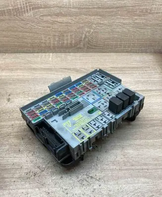 Opel Zafira A Fuse module 24412497 USED