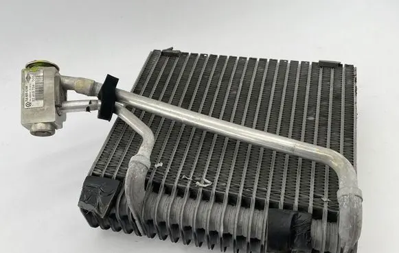 Volkswagen Touareg I Air conditioning (A/C) radiator (interior) 7L0820102M 7L0820679B