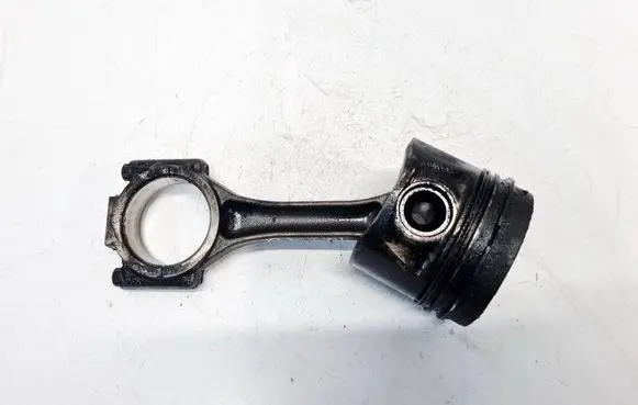 Audi Q3 8U Piston with connecting rod 038J