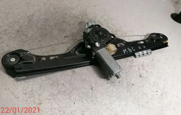 Mercedes-Benz C AMG W203 Rear door window regulator with motor A2037300146