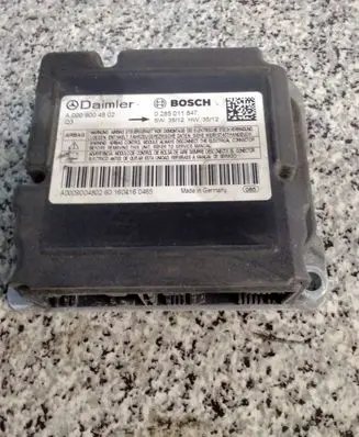 Mercedes-Benz Sprinter W906 Airbag control unit/module A0009004802 0285011847