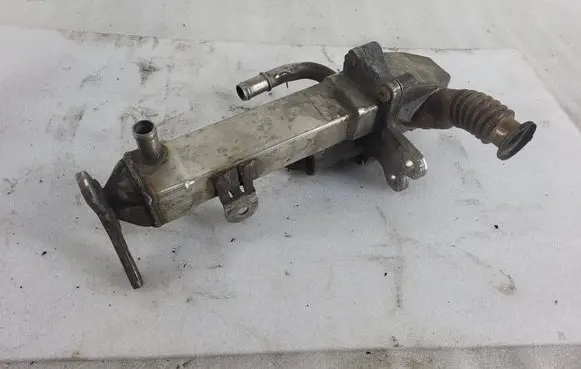 Volvo S60 EGR valve cooler 30637142 49318 090702A