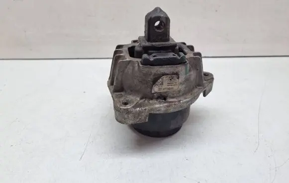 BMW 5 F10 F11 Engine mount bracket 6777382 22116777382