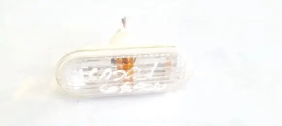 Ford Focus Front fender indicator light 4m5a13k309aa 4m5a-13k309-aa