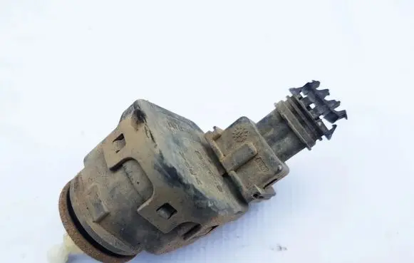 Headlight level adjustment motor