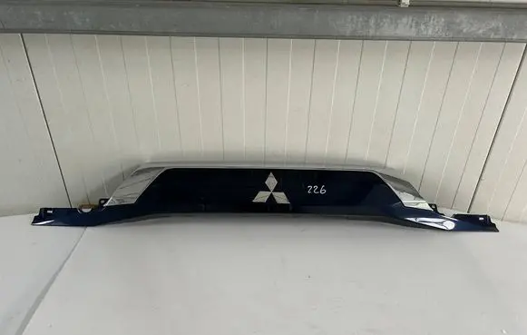 Mitsubishi Outlander Trunk door license plate light bar 5817A26502