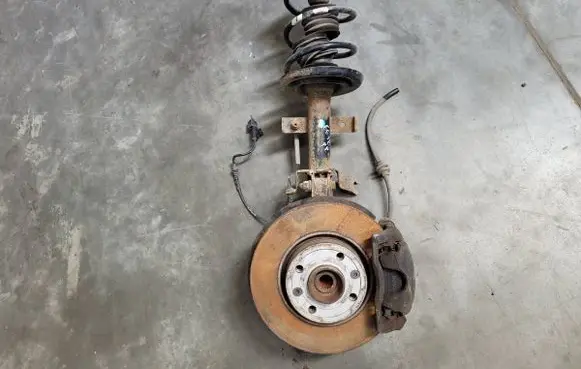 Renault Clio III Front shock absorber/damper 