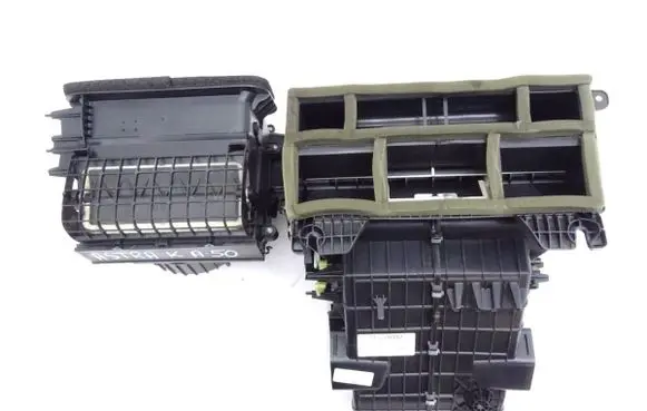 Mitsubishi Pajero Interior heater climate box assembly housing 39080392