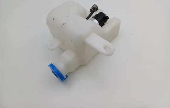 KIA Carnival Windshield washer fluid reservoir/tank 