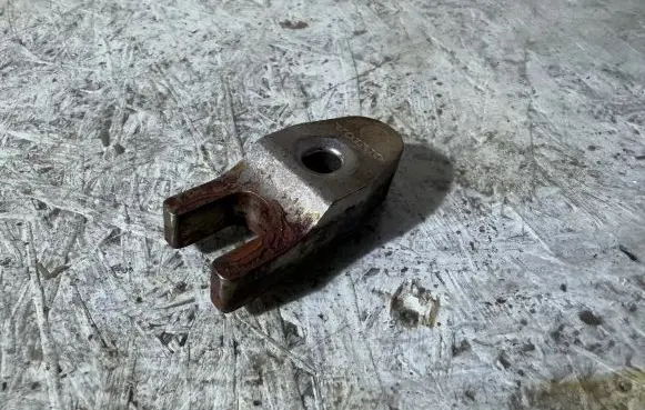 Volvo V40 Fuel Injector clamp holder