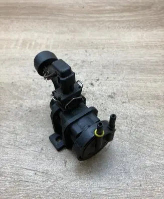 Opel Vectra B Vacuum valve 90502860