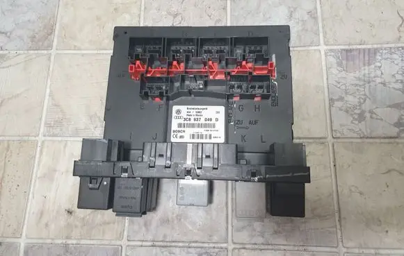 Volkswagen Golf V Comfort/convenience module 3C8937049D