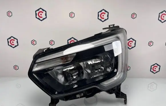 Renault Master III Headlight/headlamp 260607867R