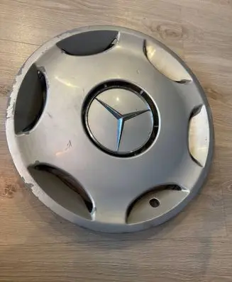 Mercedes-Benz C W202 R15 wheel hub/cap/trim 2024010024 A2024010024