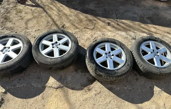 Volvo XC90 R17 alloy rim 02117176