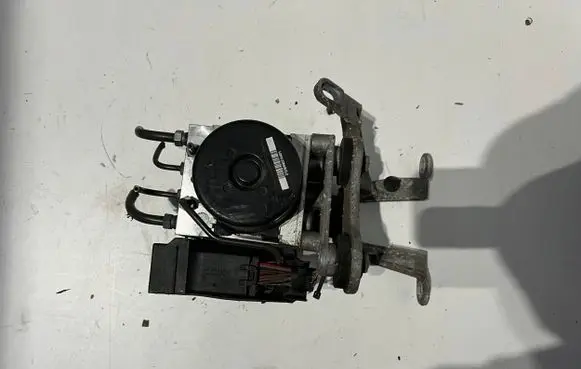 Mercedes-Benz C W204 ABS Pump A2049012500