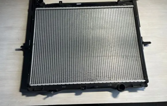 KIA Sorento Coolant radiator 253103E350