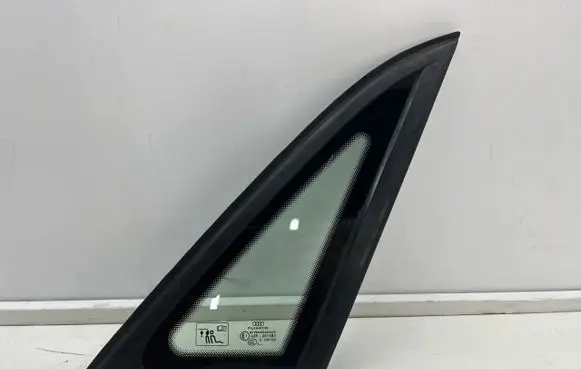 Audi A1 Rear side window 