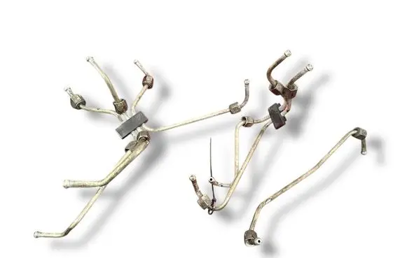 Volvo S60 Fuel injector supply line/pipe 