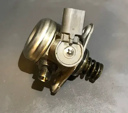 Fuel injection high pressure pump