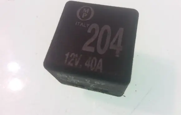 Volkswagen PASSAT B5 Other relay 431951253H
