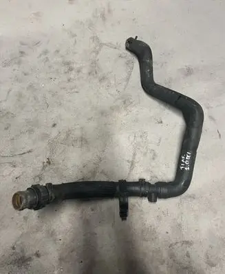 Engine coolant pipe/hose