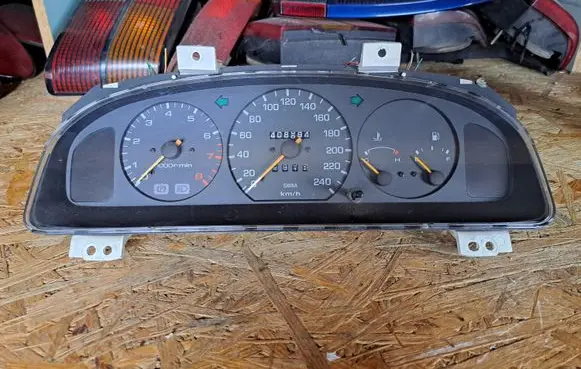 Mazda 626 Speedometer (instrument cluster) 3045050599