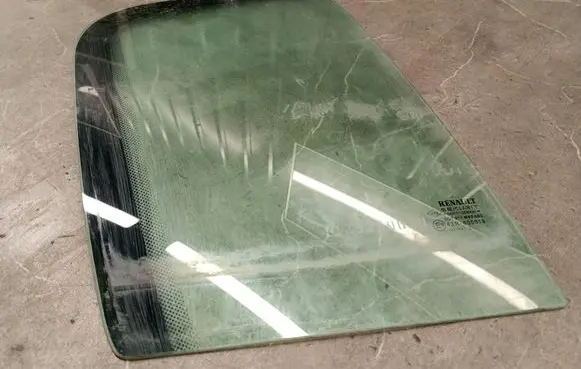 Renault Megane II Rear side window