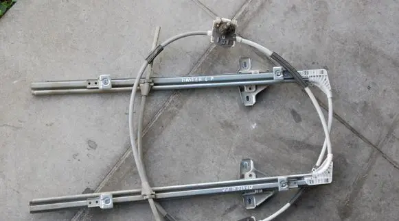 Renault Master II Front door manual window regulator 120KM