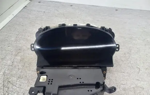 Toyota Yaris Speedometer (instrument cluster) 