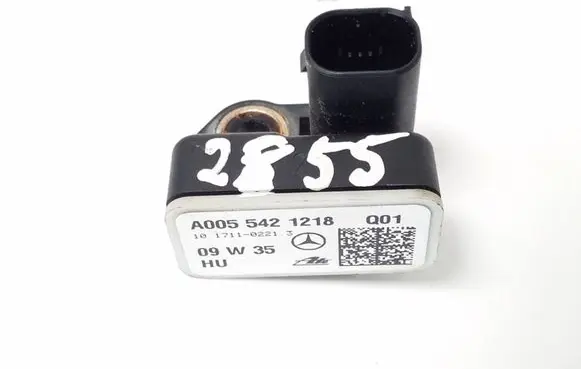 Mercedes-Benz E C207 W207 Airbag deployment crash/impact sensor A0055421218