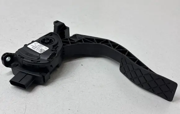 Porsche Macan (95B) Accelerator throttle pedal 8K1723523A 6PV00950521 14022018