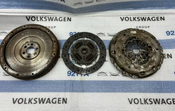 Volkswagen Golf VII Clutch set kit 04L141015D