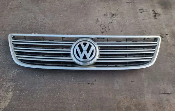Volkswagen Phaeton Front grill 3D0853653