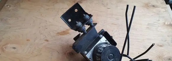 Skoda Fabia Mk2 (5J) ABS Pump 0265231945 6R0614117D