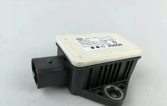Audi A4 S4 B8 8K ESP acceleration yaw rate sensor 8K0907637A