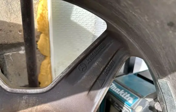 Mercedes-Benz C AMG W205 R18 alloy rim 