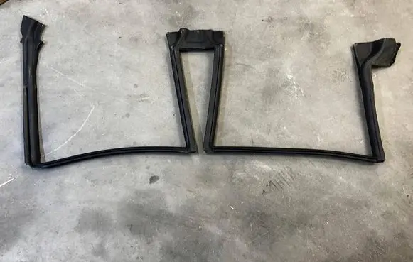 Ford Bronco Rubber seal front door window/glass M2DB-S21596-AG M2DBS21596AG M2DB-S25824-AF