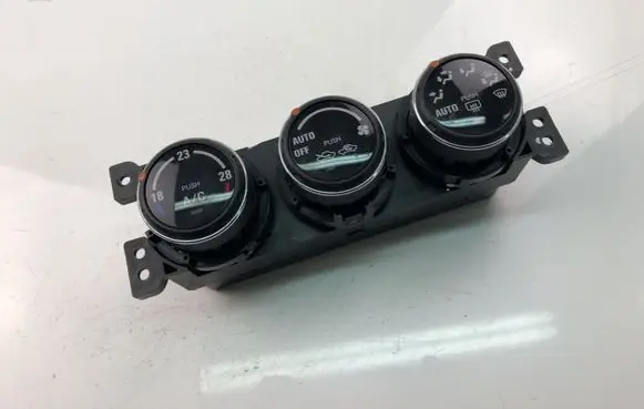 Suzuki Liana Climate control unit 3951059J50