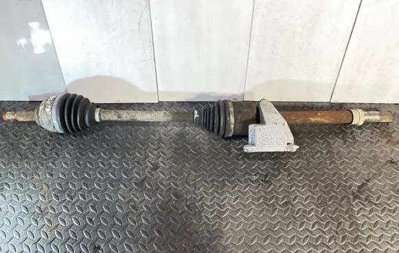 Renault Trafic III (X82) Front driveshaft