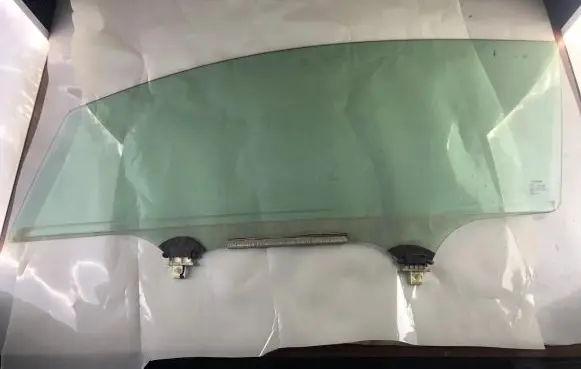 Toyota Auris 150 Front door window/glass (coupe) 