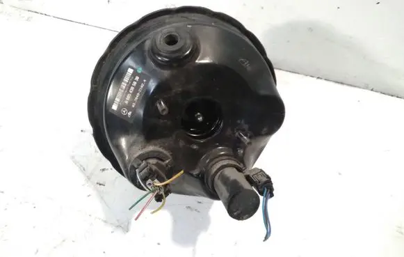 Mercedes-Benz C W203 Brake booster A0054305030