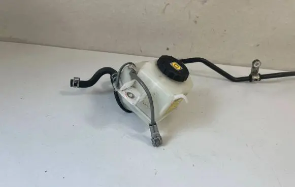Brake fluid reservoir