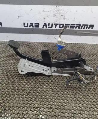 Ford Focus Brake pedal BV612467GA