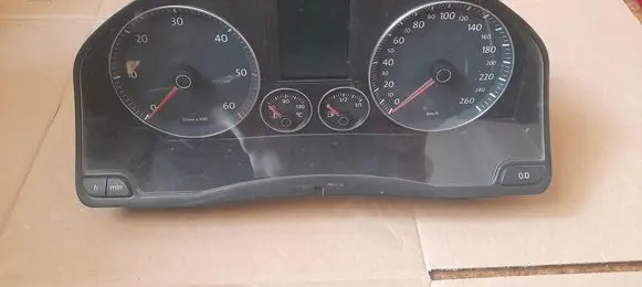 Volkswagen Golf V Speedometer (instrument cluster) 1K0