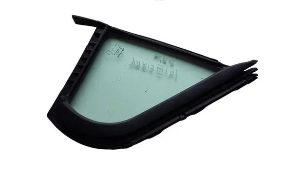 Toyota Yaris Front door vent window glass four-door 682160D050 43R00097