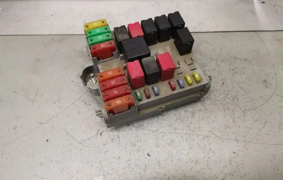 Fiat Bravo Fuse module 51775688