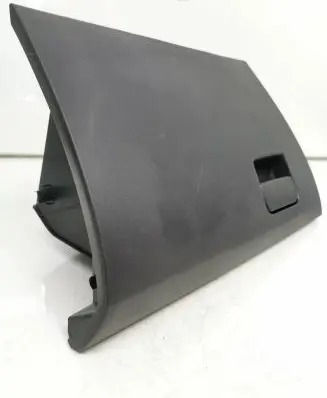 Mitsubishi Lancer VIII Glove box